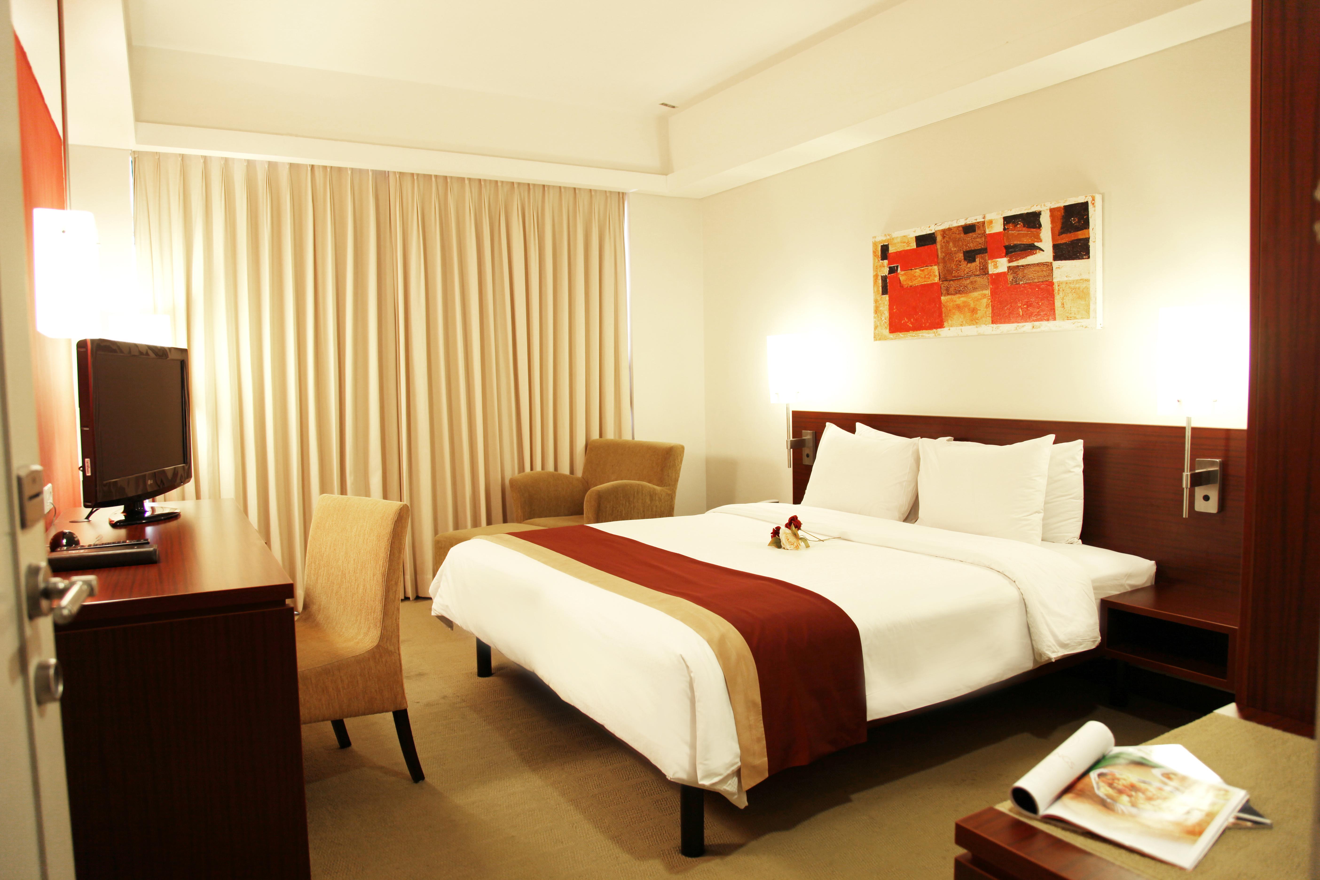 Hotel Paragon & Residences 4*