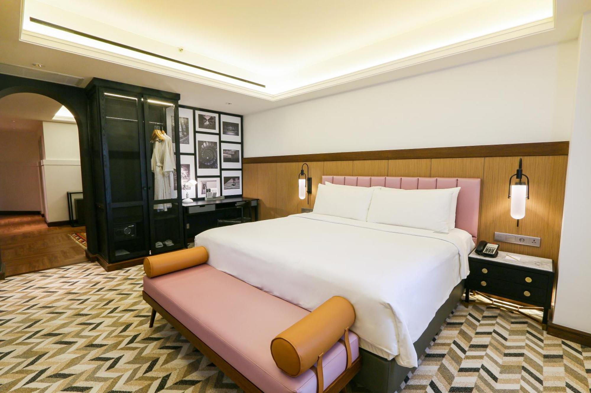 Paragon & Residences Hotel Surabaya