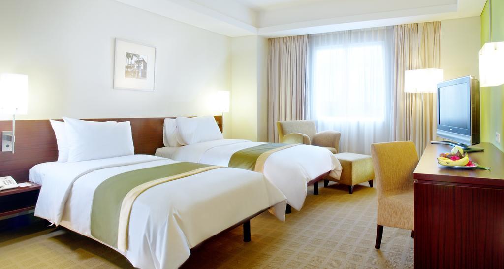 Hotel Paragon & Residences Surabaya