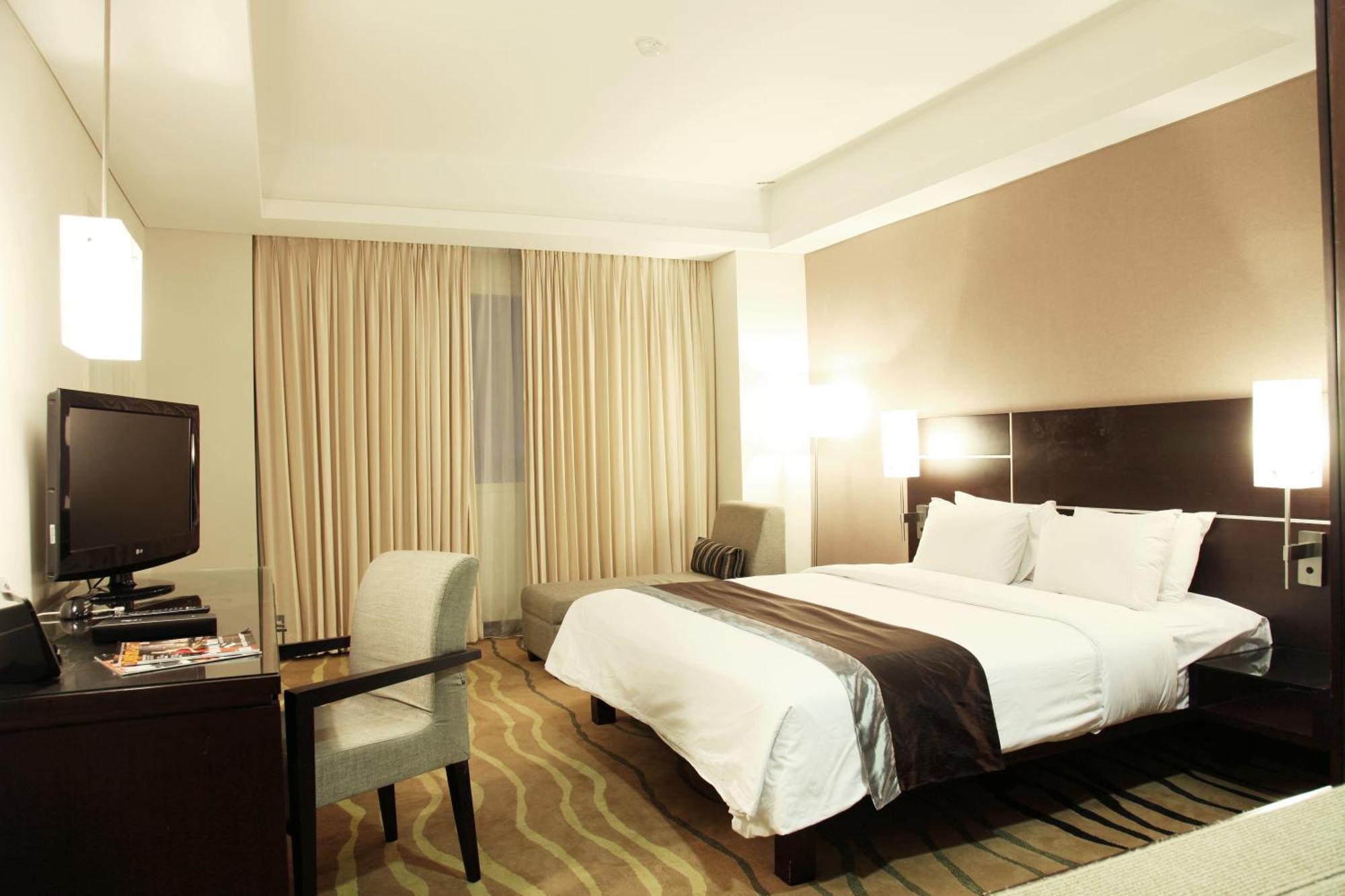 Hotel Paragon & Residences